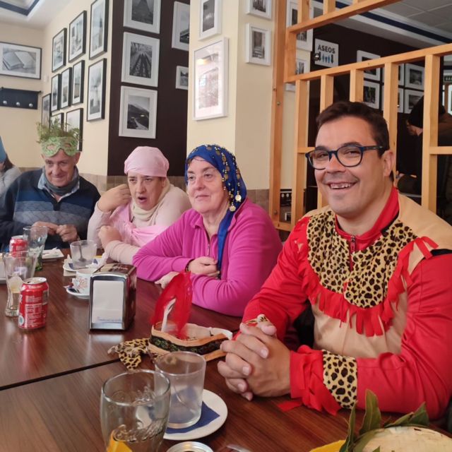 Carnavaaal carnavaaaal, carnaval te quieeerooo!! 🎶🎶🎉🎉
Hoy hemos disfrutado del desfile de carnaval junto al voluntariado de ACODIP. Nos lo hemos pasado en grande!!!
#carnaval 
#Ibi 
#mañanasdivertidas 
#voluntariadoacodip 
#inclusion